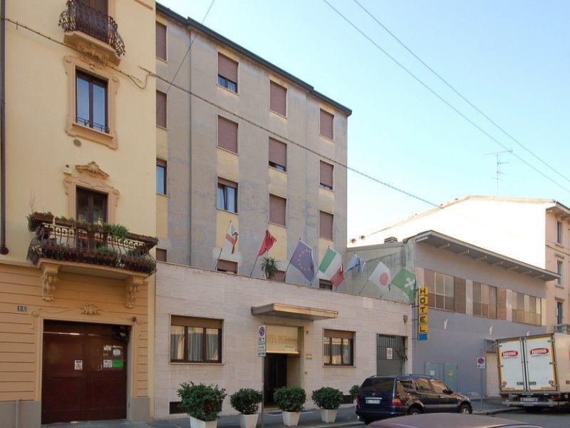 Hotel Perugino Milan Exterior photo
