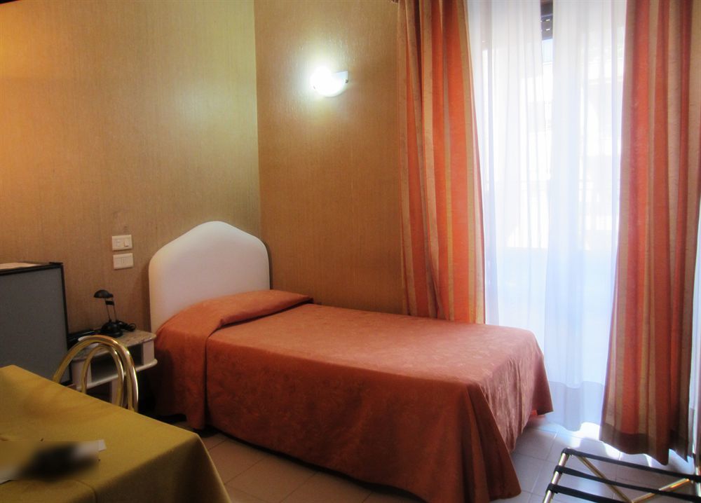 Hotel Perugino Milan Exterior photo