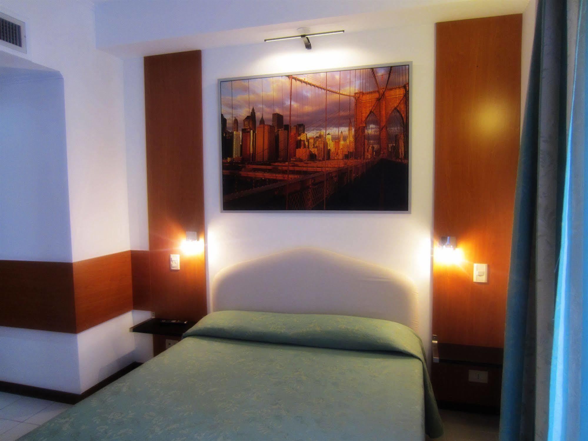 Hotel Perugino Milan Exterior photo