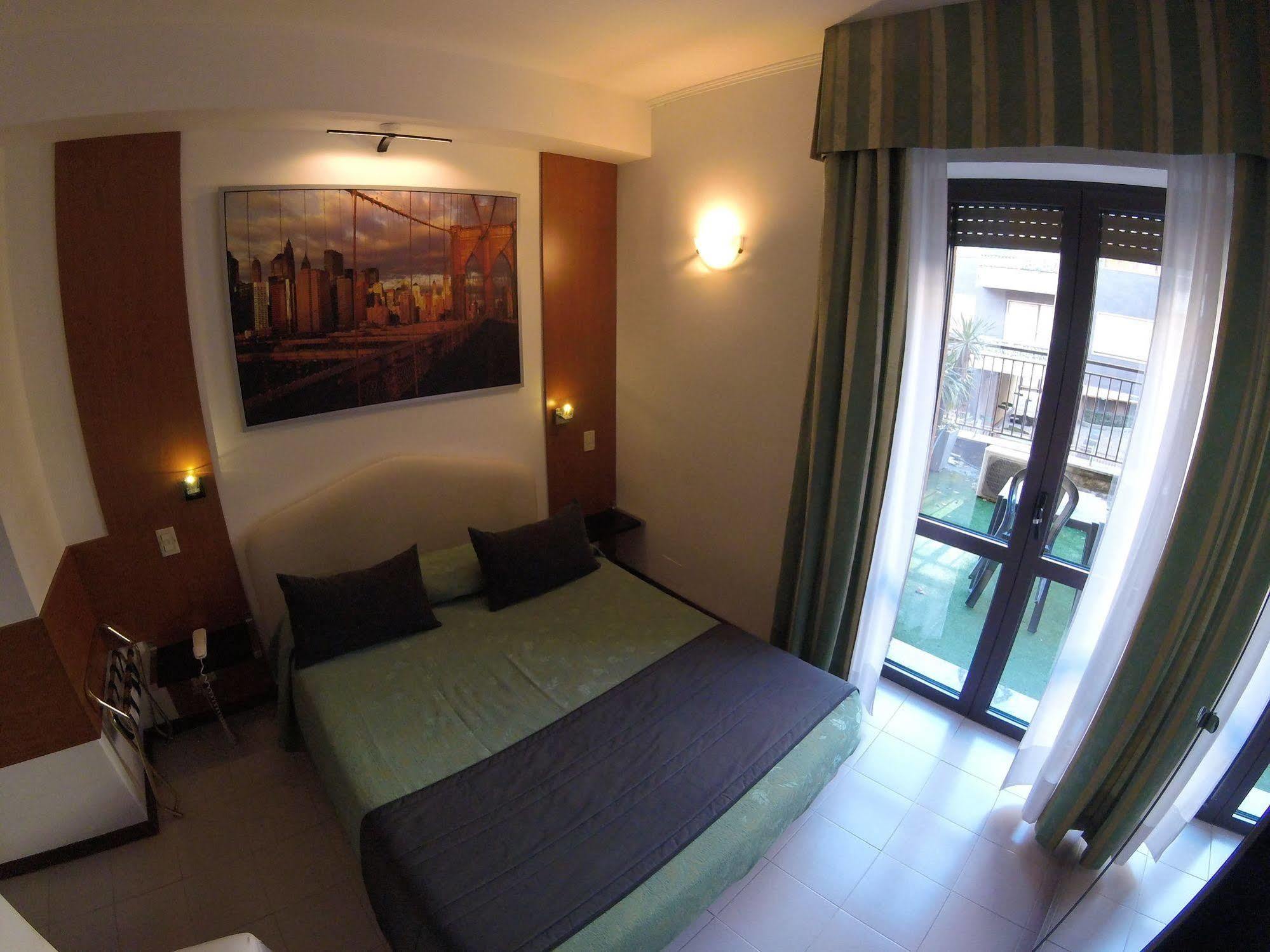 Hotel Perugino Milan Exterior photo